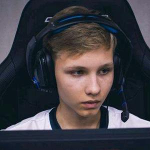 胜利英雄 胜利英雄